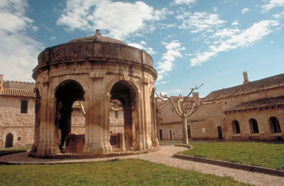 Fontaine du cloître St-Jean