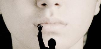 visuel film fermer les yeux