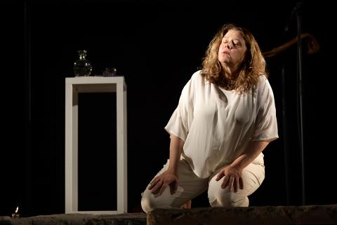 Mama Prassinos - Ismène © Marie Clauzade Mama Prassinos - Ismène © Marie Clauzade